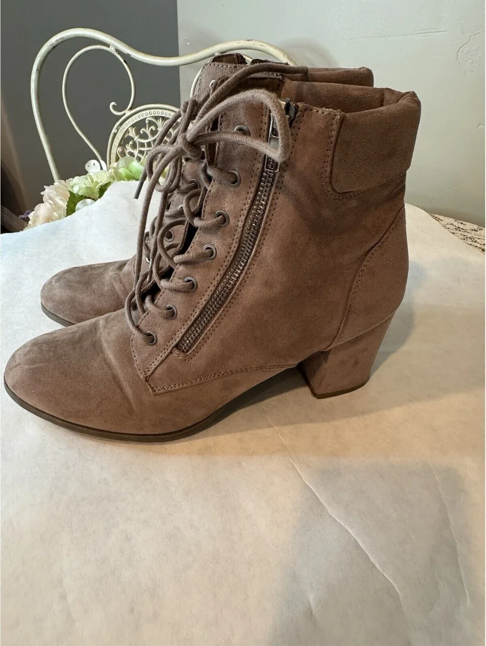 Madden Girl Brown Suede Dress Ankle Boots Size 10 Med Lace Up Preowned VG